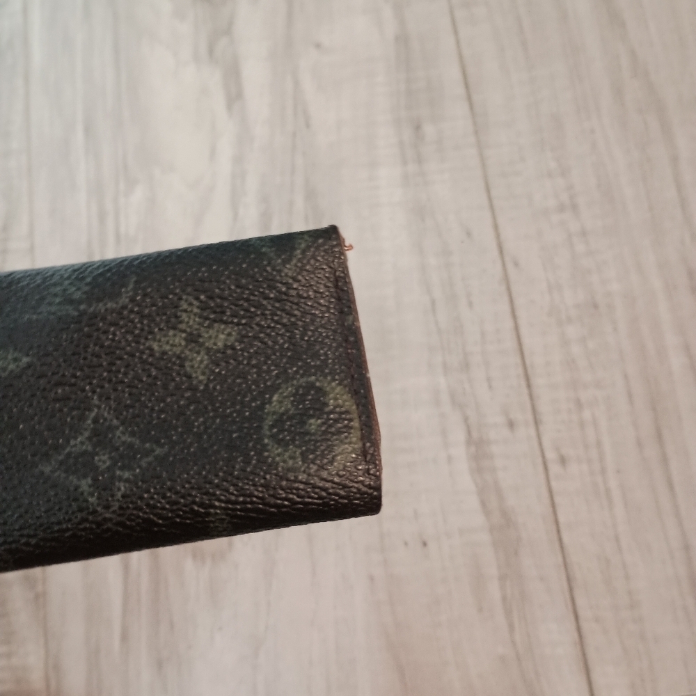 Authentic Louis Vuitton Multicle 4 Monogram Key Holder Canvas Leather 4 Hooks - Picture 5 of 12